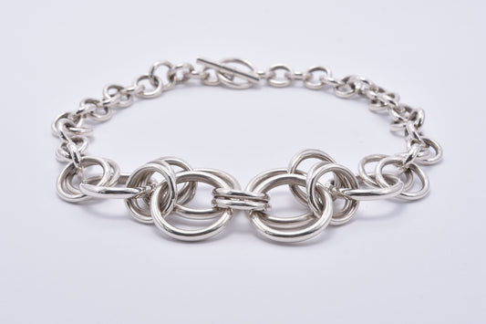 Circled link bracelet