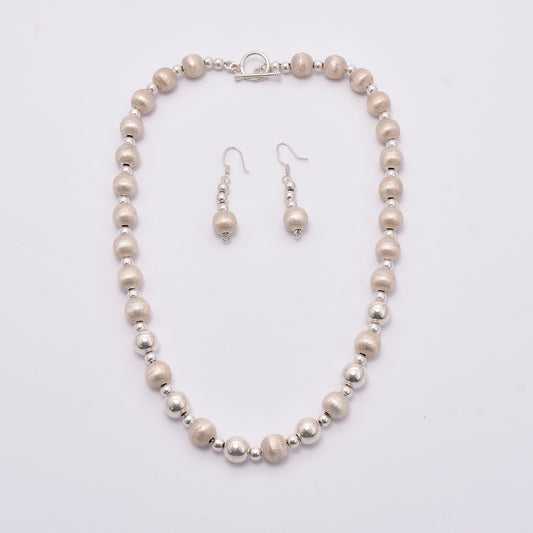 Silver Pearls Set